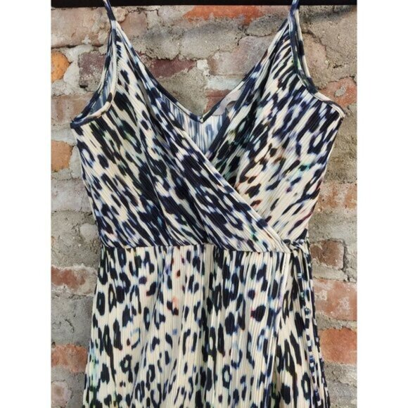 H&M Dress Womens Sz S Small Pleated Animal Print Summer R - Picture 2 of 3